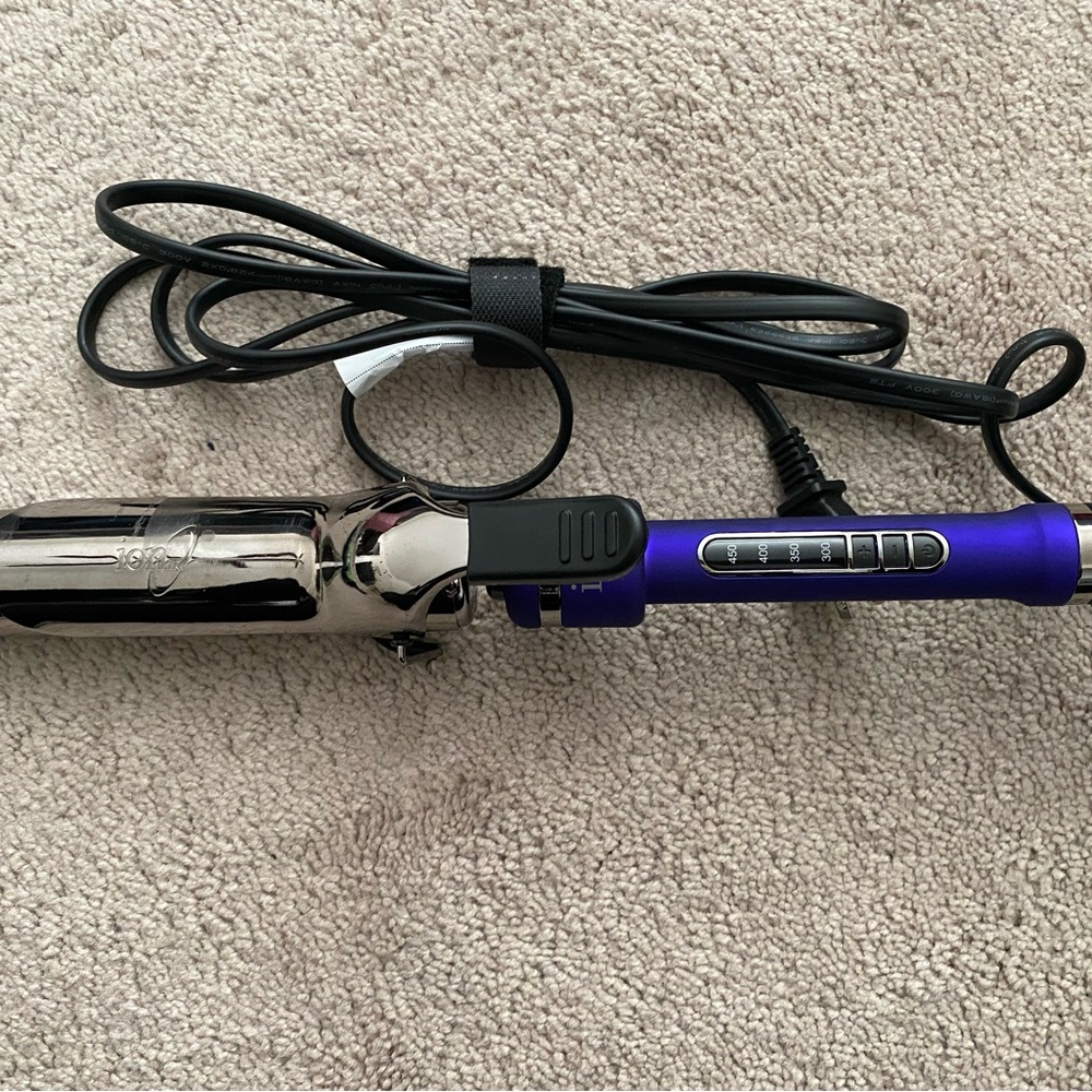 Ion Curling Iron & case